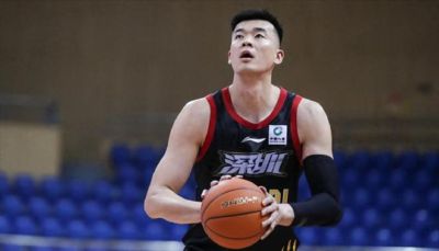 NBA内幕人士：尼克斯主帅选择怀斯曼，对这前勇士队中锋寄予厚望