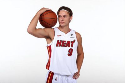 NBL首秀30分！科尔安东尼，为何打不了NBA