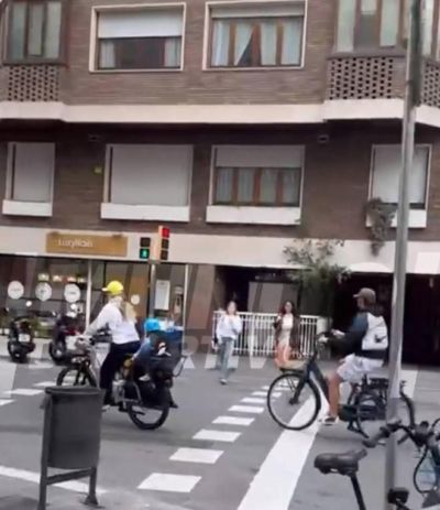 曾令旭：中国男篮的快攻打出来了三分出机会了都很坚决
