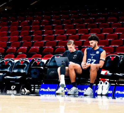 CBA重磅！王俊杰加盟香港金牛，山东男篮签下NBA后卫，辽宁男篮新外援正式到队，胡明轩为新一届中国男篮队长