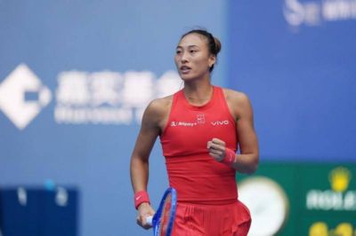 女篮世界杯中国队以33分差不敌美国张子宇世界杯首秀拿13分
