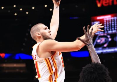 NBA历史首位新秀三分王祝黄蜂新星克尼佩尔21岁生日快乐！
