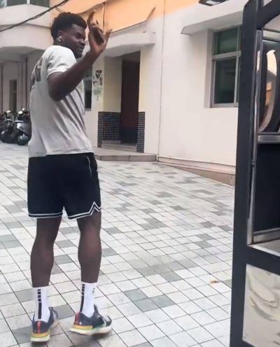 NBA将在下周公布新赛季赛程萧华曾催促詹姆斯尽快决定影响安排