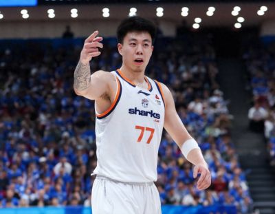 英超名哨安东尼泰勒宣布退役，执裁16年历经两届世界杯