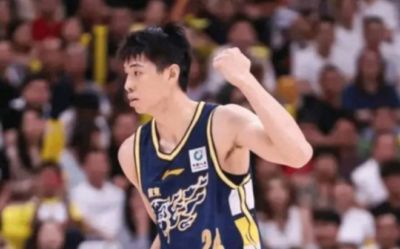 埃吉奥福尔19+15桑德福特25+4老鹰成功逆转雷霆