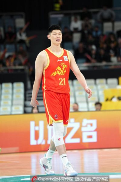 CBA：杜峰续约进展不顺广东有意寻找外教，辽宁男篮接触四川前锋，北京男篮打假球被罚，李炎哲有意前往广东